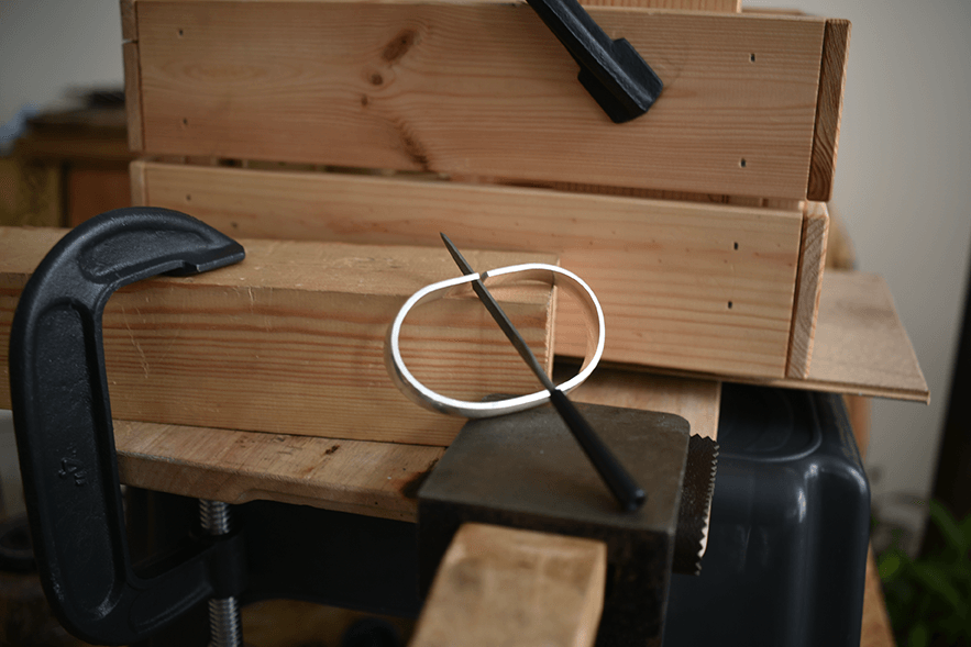 Filing edges for flush seam soldering