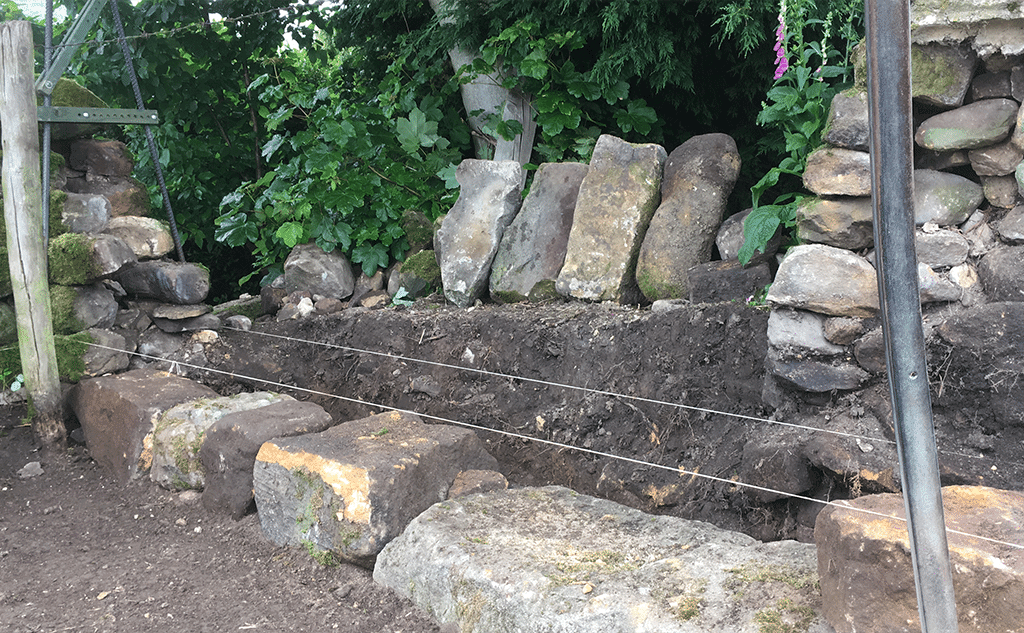 setting dry stone foundations