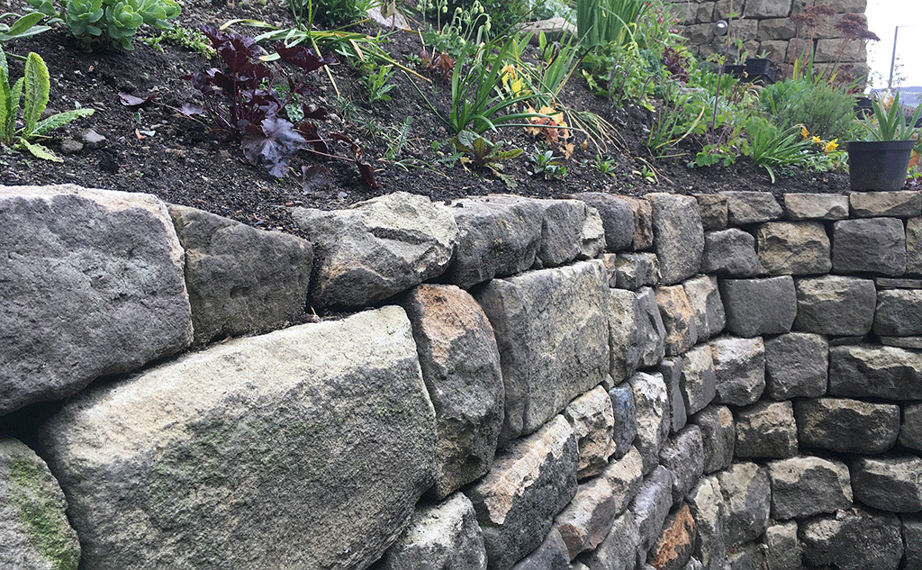 gritstone-dry-stone-retaining-wall-calderside-07