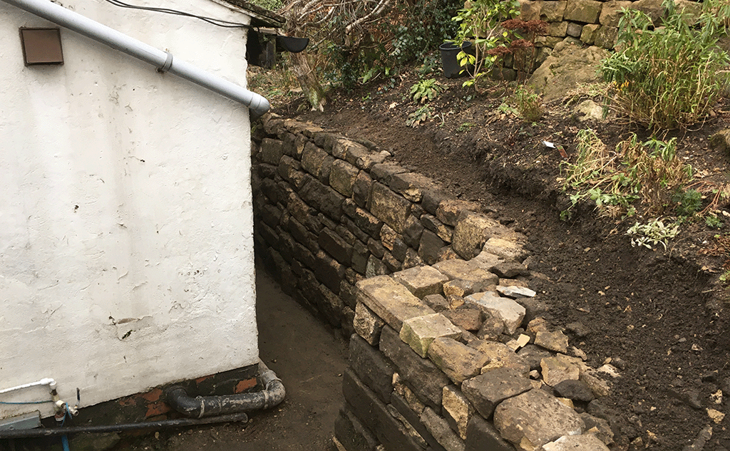 gritstone-dry-stone-retaining-wall-calderside-11