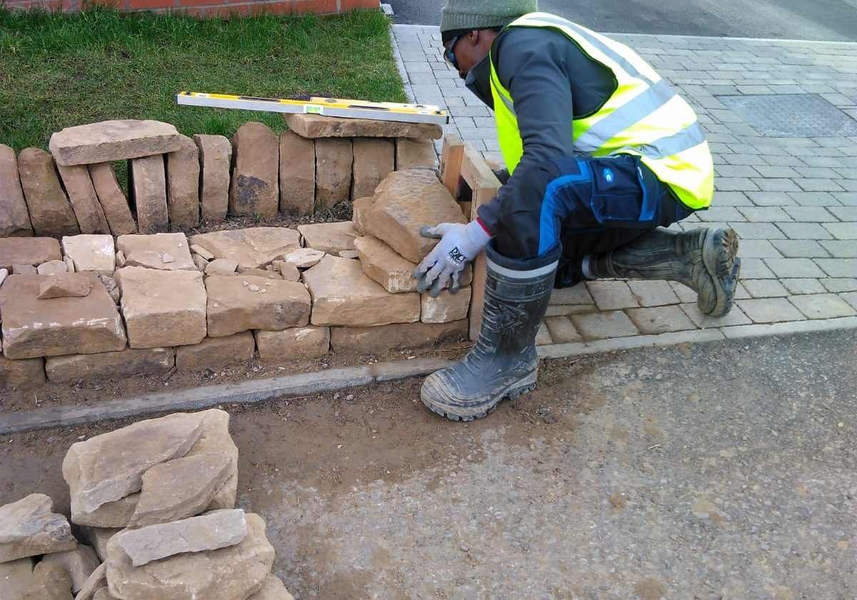 Dry stone walling using newly quarried stone